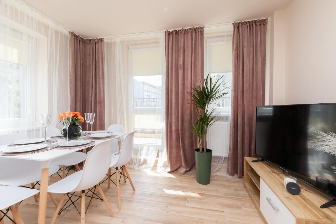 Mokotow Apartments Reytan By Noclegi Renters Warszawa Exteriör bild