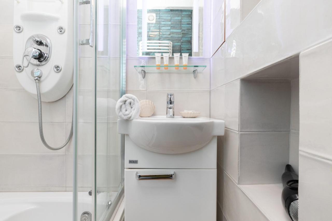 Mokotow Apartments Reytan By Noclegi Renters Warszawa Exteriör bild